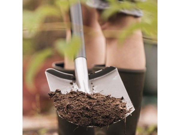 Fiskars Ergonomic spade