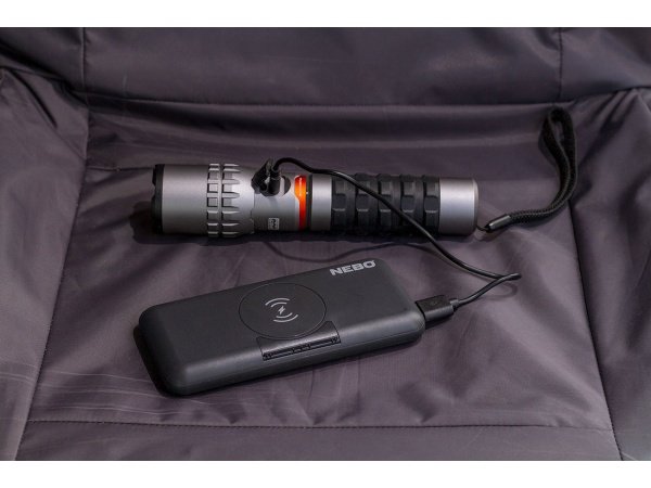 Nebo powerbank 10000 mAh wireless Nebo powerbank 10000 mAh wireless med trådløs opladning. Billedet viser produktet forfra.