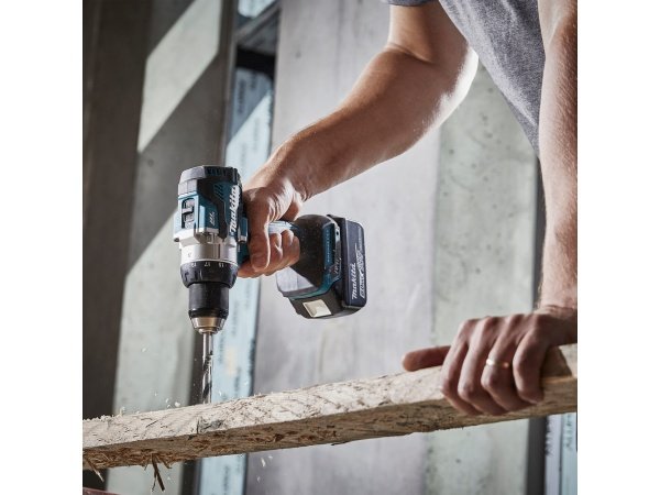 Makita bore-/skruemaskine