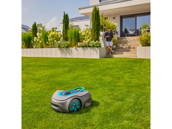 Gardena smart Sileno free 1200 m2 hos 10-4.dk Gardena smart Sileno free 1200 m² uden kanttråd er en avanceret og kabelfri robotplæneklipper