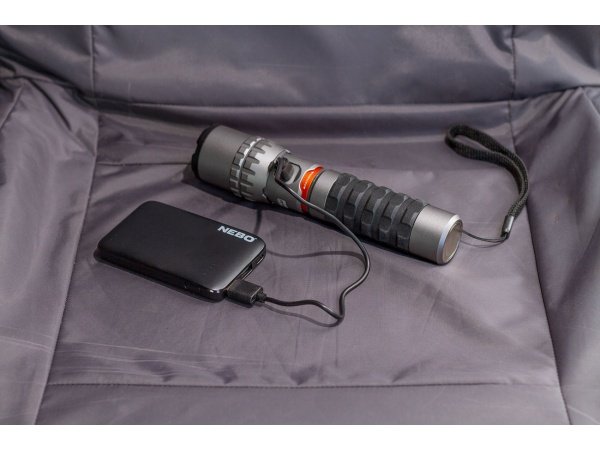 Nebo powerbank 5000 mAh Nebo powerbank 5000 mAh med to USB-A porte. Billedet viser produktet med hvid baggrund.