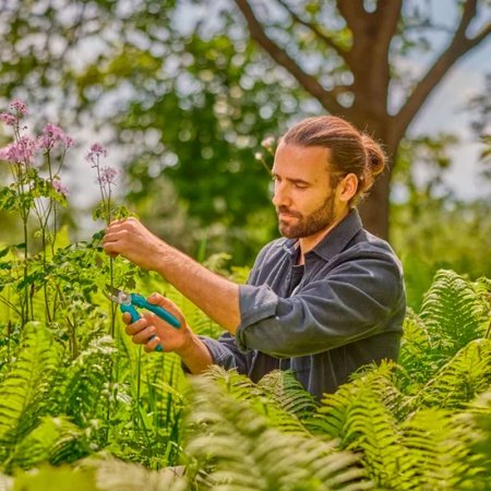 Gardena beskærersaks Easycut. Billedet viser produktet lukket.