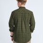 Pinewood Abisko skjorte 5122. Billedet viser produktet bagfra på model.