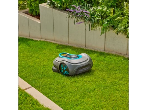 Robotplæneklipper uden kanttråd fra Gardena. Avanceret model med masser af fordele