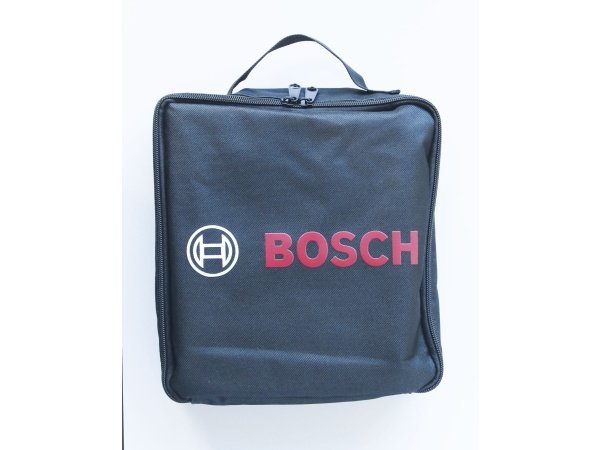 Bosch C70 12/24V biloplader Bosch C70 12/24V er en kraftfuld biloplader til 12V og 24V batterier. Den understøtter forskellige batterityper med automatisk opladningskontrol. Billedet viser hele produktet.