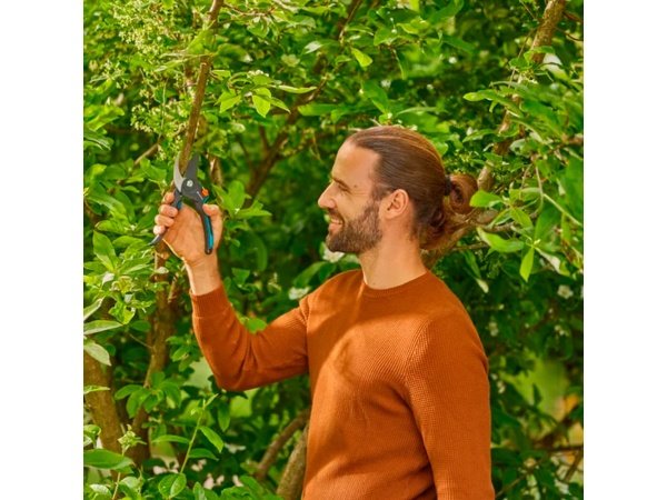 PremiumCut Pro beskærersaks til frisk træ Gardena premiumCut Pro beskærersaks til frisk træ. Billedet viser produktet lukket.