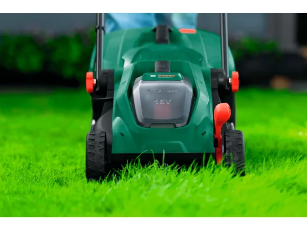 Bosch Rotak 18V-32 plæneklipper