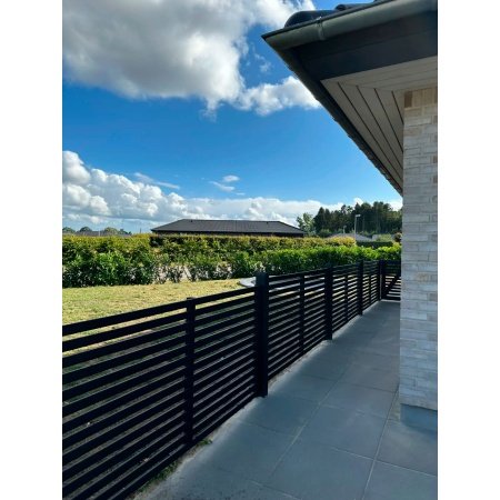 Plus Tokyo jalousihegn