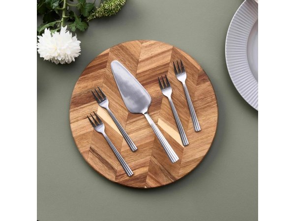 Aida Groovy kagesæt Aida Groovy Kagesæt - 5 dele. Billedet viser produktet med hvid baggrund.