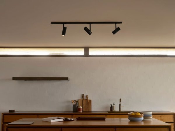 Nordlux Jerome Link spot Nordlux Jerome Link spot skinnesystem sort. Billedet viser produktet med hvid baggrund.