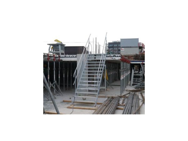 Materielhuset byggepladstrappe