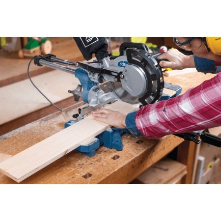 Scheppach kap-/geringssav HM216 Scheppach kap-/geringssav HM216 Inkl. 2 stk. savklinger m/24T og 48T. Billedet viser produktet med hvid baggrund.