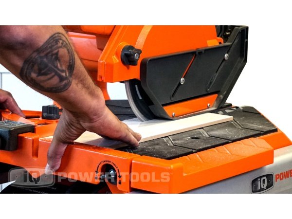 Sydvesta fliseskærer 1640W