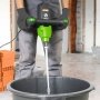 Eibenstock røreværk 1300W MXT 1300 incl. MG-140 stav. Miljøbilledet viser produktet i brug.