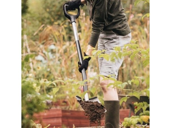Fiskars Ergonomic spade