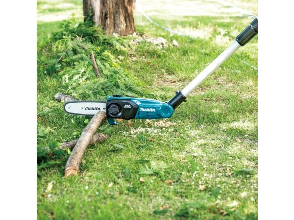 Makita stangsav DUA200Z 18V SOLO, 200 mm. Billedet viser hele produktet med hvid baggrund.